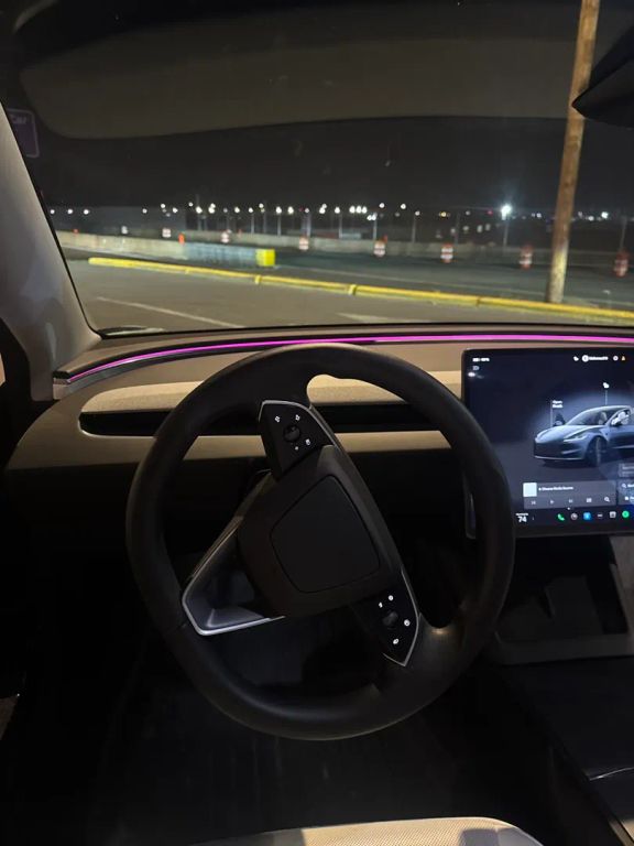 tesla model 3 2025 5YJ3E1EA2SF884209 image tesla model 3 2025 5YJ3E1EA2SF884209 image